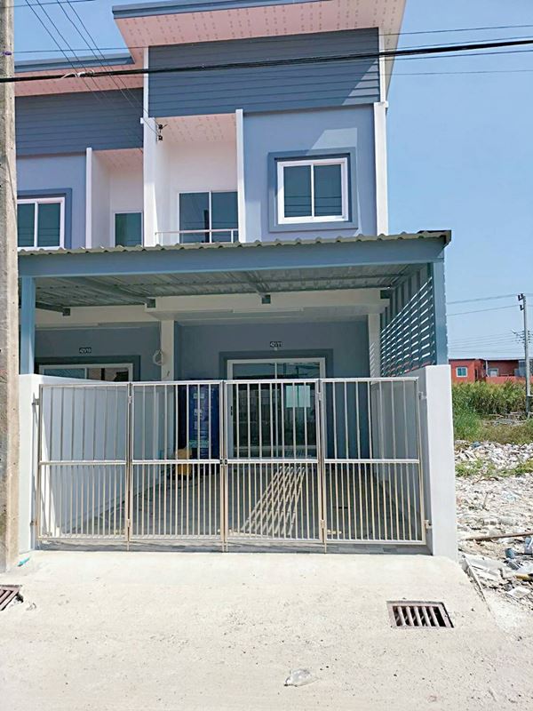 ขายทาวน์เฮ้าส์โครงการใหม่ 2 ชั้น พยอมซอย 10 อ.วังน้อย อยุธยา โทร 092-924-3035